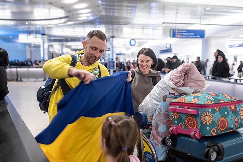 The family arrives at LAX. (Photo by Andrew Svistunov)